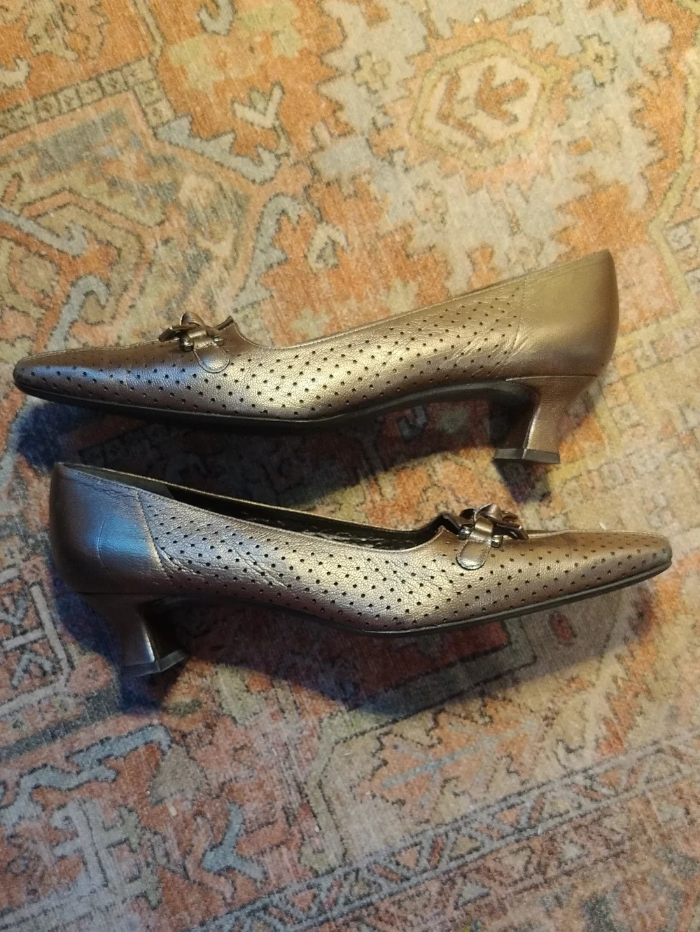 Stuart Weitzman adds versatile stylish